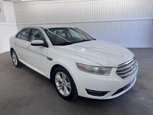 Used 2015 Ford Taurus SEL FWD image 3