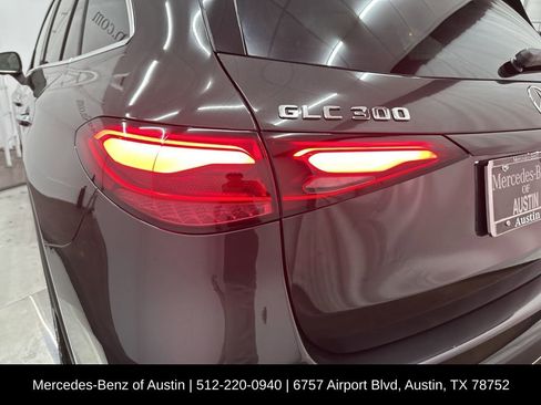 Used 2025 Mercedes-Benz GLC 300 image 29