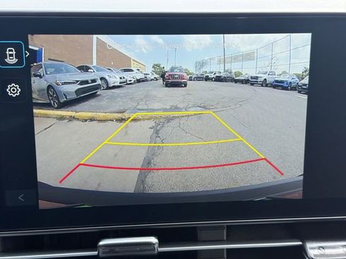 Used 2024 Hyundai Kona SEL FWD image 24