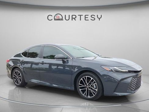 Certified 2025 Toyota Camry XLE FWD image 7