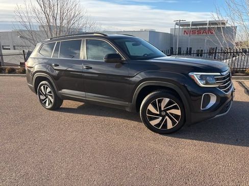 Used 2024 Volkswagen Atlas SE AWD/4WD image 1