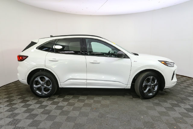 Used 2024 Ford Escape ST-Line w/ Tech Pack #1 AWD/4WD image 14
