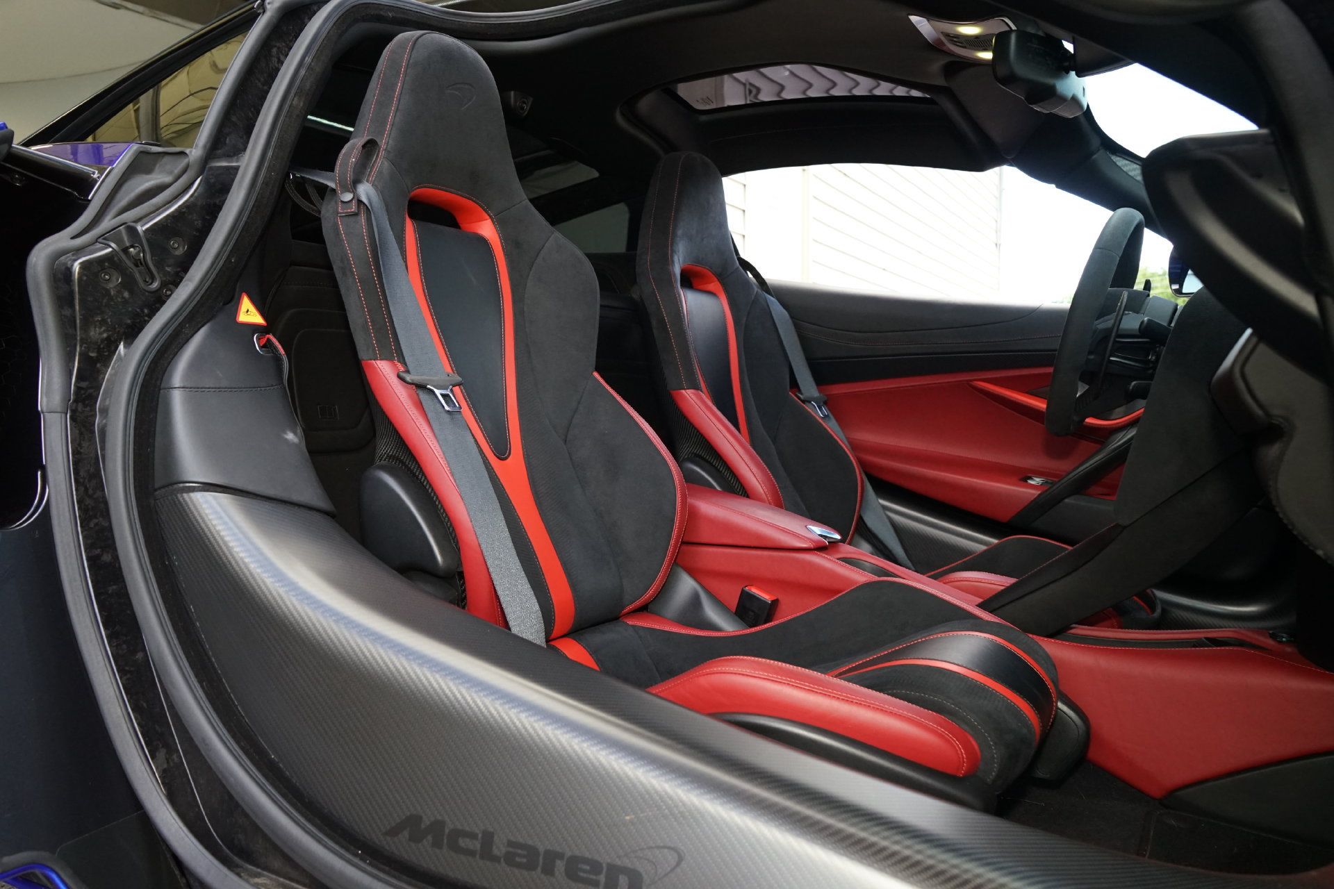 Used 2018 McLaren 720S Performance RWD image 23