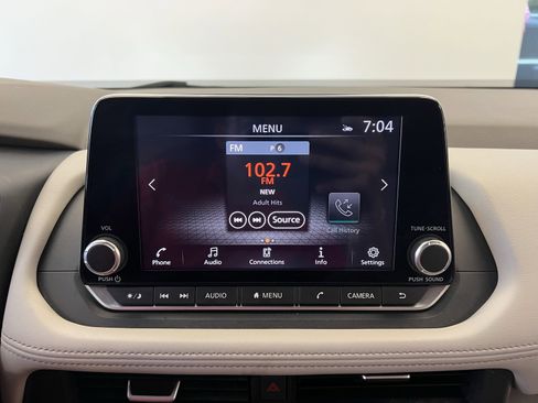 Used 2023 Nissan Rogue SV image 16