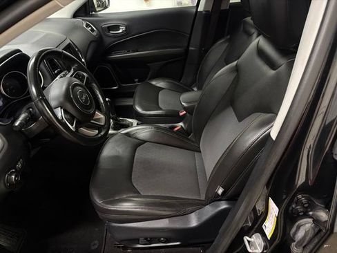 Used 2018 Jeep Compass Latitude w/ Popular Equipment Group AWD/4WD image 12