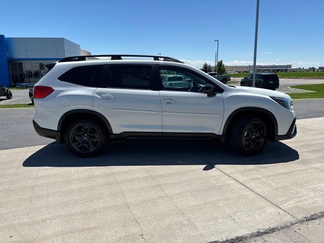 Used 2025 Subaru Ascent Bronze Edition w/ Onyx Package AWD/4WD image 2