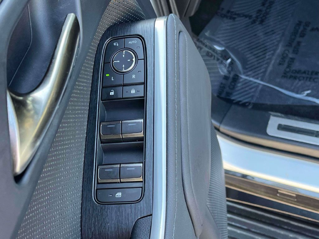 Used 2025 Lexus GX 550 w/ Cold Area Package AWD/4WD image 14