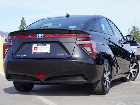 Used 2018 Toyota Mirai Base image 5