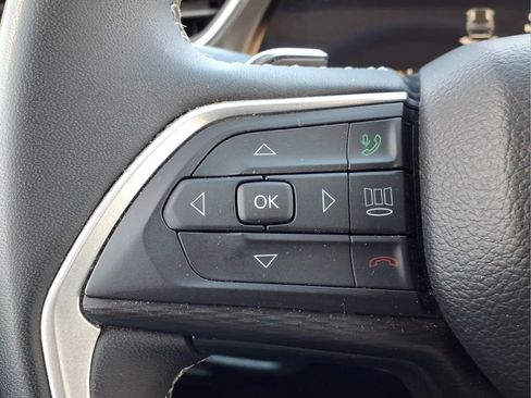 Used 2023 Jeep Grand Cherokee Laredo AWD/4WD image 19