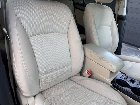 Used 2019 Subaru Outback 2.5i Premium image 12