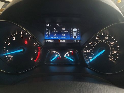 Used 2018 Ford Escape SE w/ Ford Safe & Smart Package AWD/4WD image 23