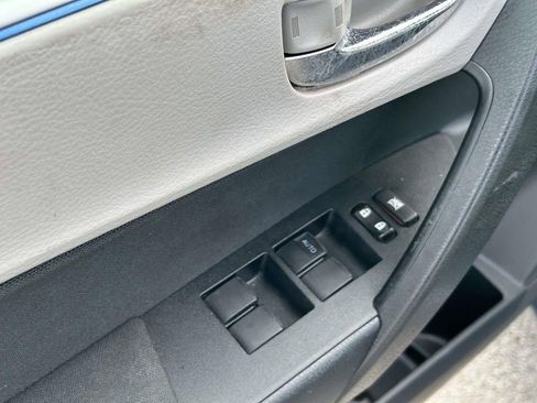 Used 2016 Toyota Corolla LE image 18