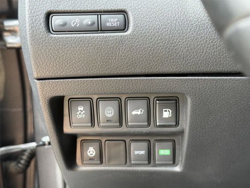 Used 2018 Nissan Rogue SL FWD image 38