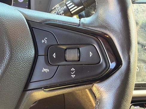 Used 2022 Chevrolet Bolt EUV Premier w/ Sun & Sound Package FWD image 15