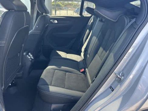 Used 2023 Volvo C40 P8 Recharge Ultimate AWD/4WD image 3