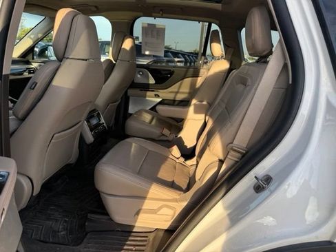 Used 2022 Lincoln Aviator Reserve w/ Equipment Group 201A AWD/4WD image 15
