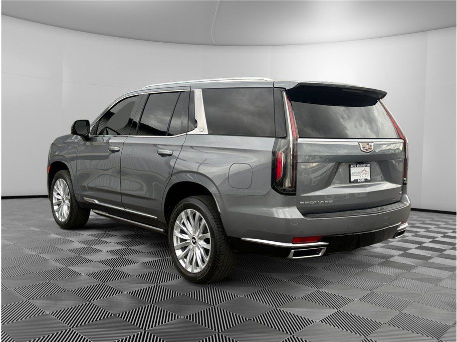Used 2021 Cadillac Escalade Luxury AWD/4WD image 3