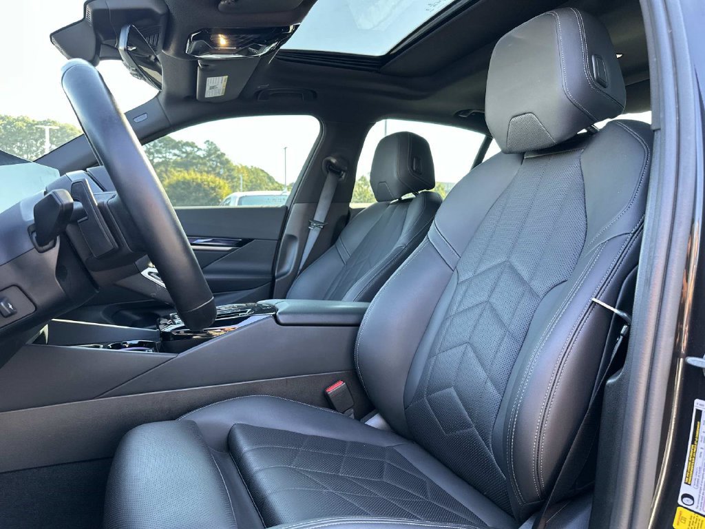 Used 2024 BMW i5 eDrive40i w/ M Sport Package RWD image 28