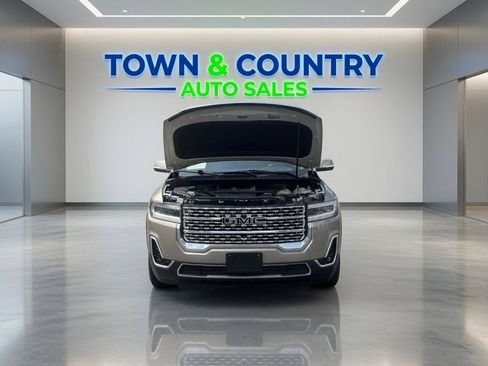 Used 2023 GMC Acadia SLT AWD/4WD image 10
