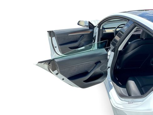 Certified 2022 Tesla Model 3 Long Range AWD/4WD image 10