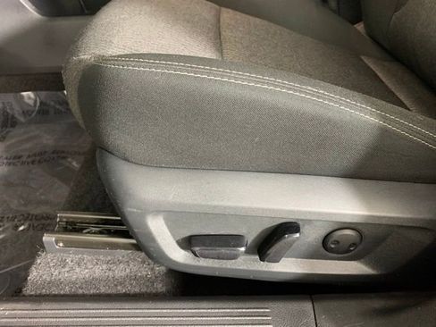 Used 2025 Nissan Rogue SV image 18