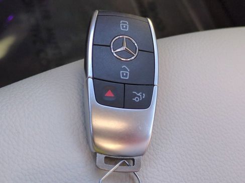 Certified 2021 Mercedes-Benz GLB 250 image 30