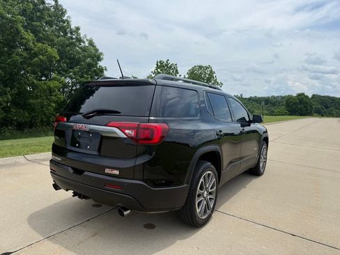 Used 2017 GMC Acadia SLT AWD/4WD image 3