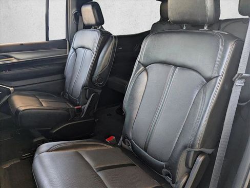 Certified 2025 Jeep Wagoneer Series II w/ Convenience Group I AWD/4WD image 19