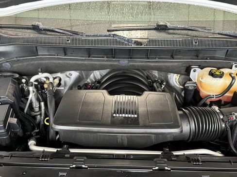 Used 2022 Chevrolet Suburban RST w/ Sport Performance Package AWD/4WD image 24