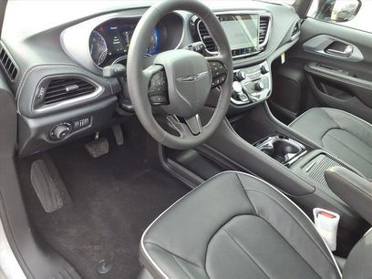 New 2026 Chrysler Pacifica Limited