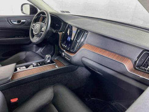 Used 2023 Volvo XC60 B5 Plus AWD/4WD image 28