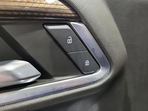 Used 2022 Chevrolet Silverado 1500 LT image 46