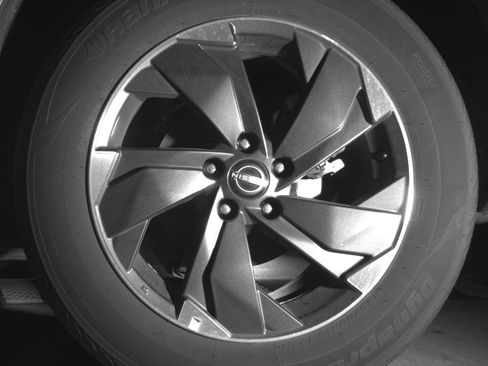 Used 2025 Nissan Rogue SV AWD/4WD image 14