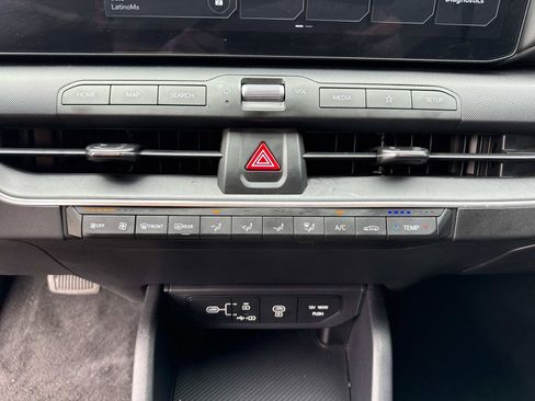 Used 2025 Kia K4 FWD image 28