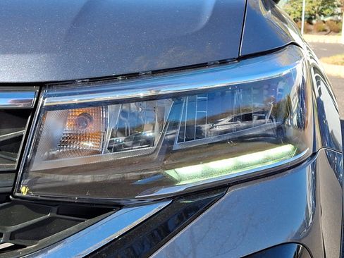 Certified 2022 Volkswagen Taos S image 9