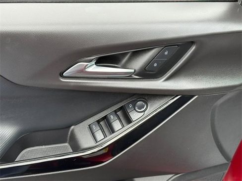 Used 2025 Chevrolet Equinox LT w/ Safety and Technology Package image 15