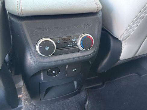 Used 2025 Ford Explorer Active w/ Active Comfort Package AWD/4WD image 19