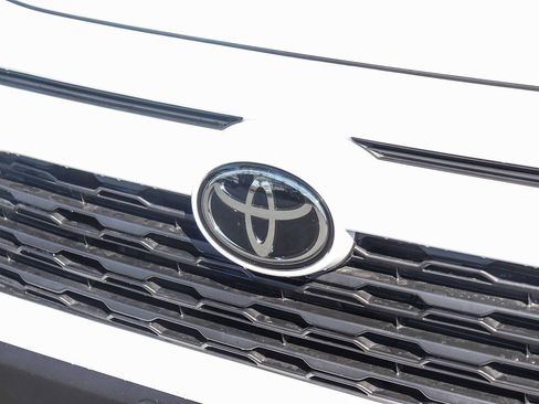 Used 2024 Toyota RAV4 XLE FWD image 11