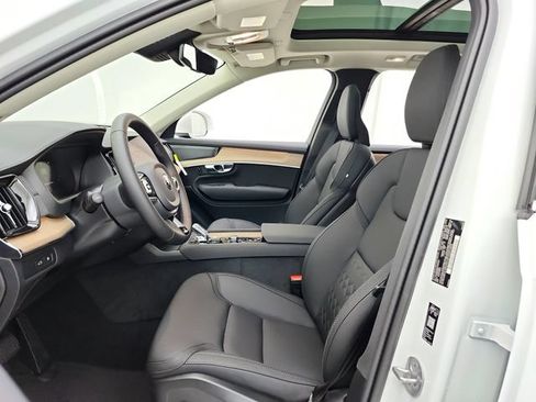 New 2026 Volvo XC90 T8 Plus w/ Protection Package Premier AWD/4WD image 17