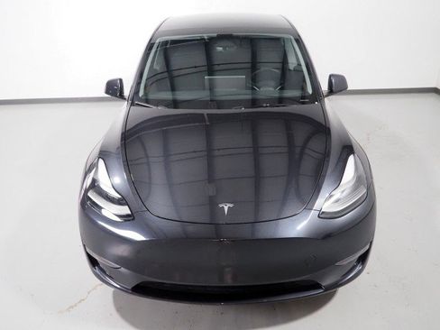 Used 2024 Tesla Model Y 2WD image 12
