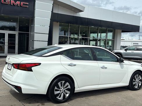 Used 2025 Nissan Altima 2.5 S FWD image 7