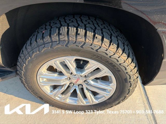 Used 2023 GMC Yukon XL SLT w/ SLT Luxury Package AWD/4WD image 8
