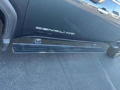 Used 2023 GMC Sierra 2500 Denali w/ Denali Ultimate Package image 12