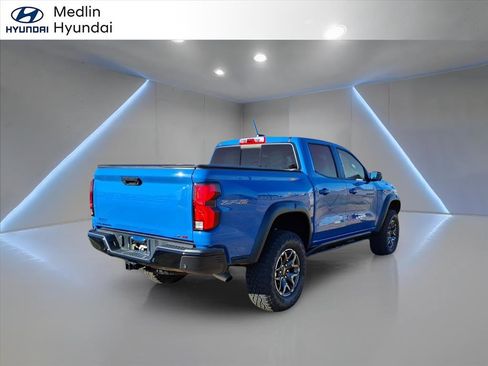 Used 2025 Chevrolet Colorado ZR2 w/ Technology Package image 3