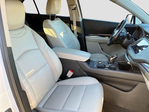 Used 2023 Cadillac XT4 Luxury w/ Cold Weather Package image 28