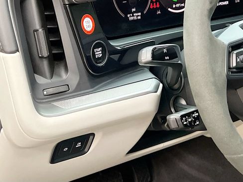 Certified 2024 Porsche Cayenne AWD/4WD image 11