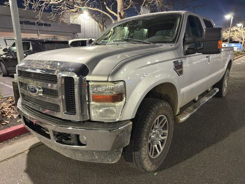 Used 2010 Ford F250 Lariat image 3