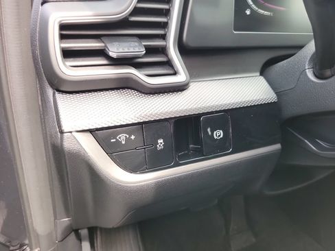 Used 2023 Kia Sportage LX FWD image 17