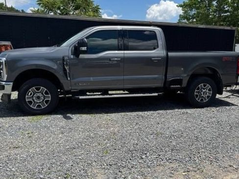 Used 2024 Ford F250 Lariat AWD/4WD image 11