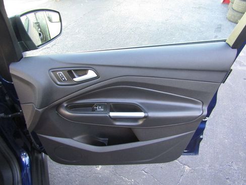 Used 2016 Ford C-MAX SE image 29